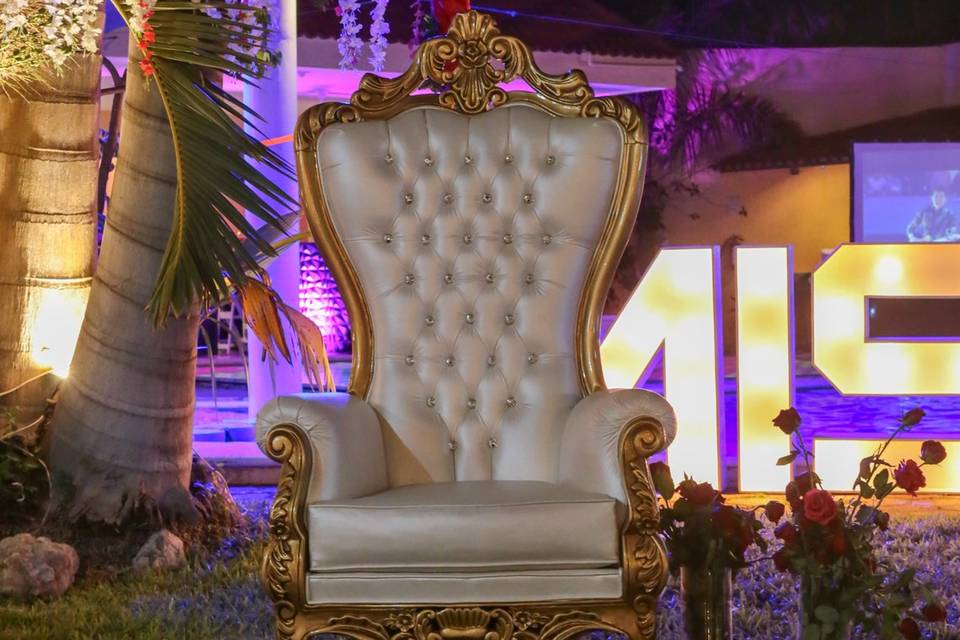 Trono