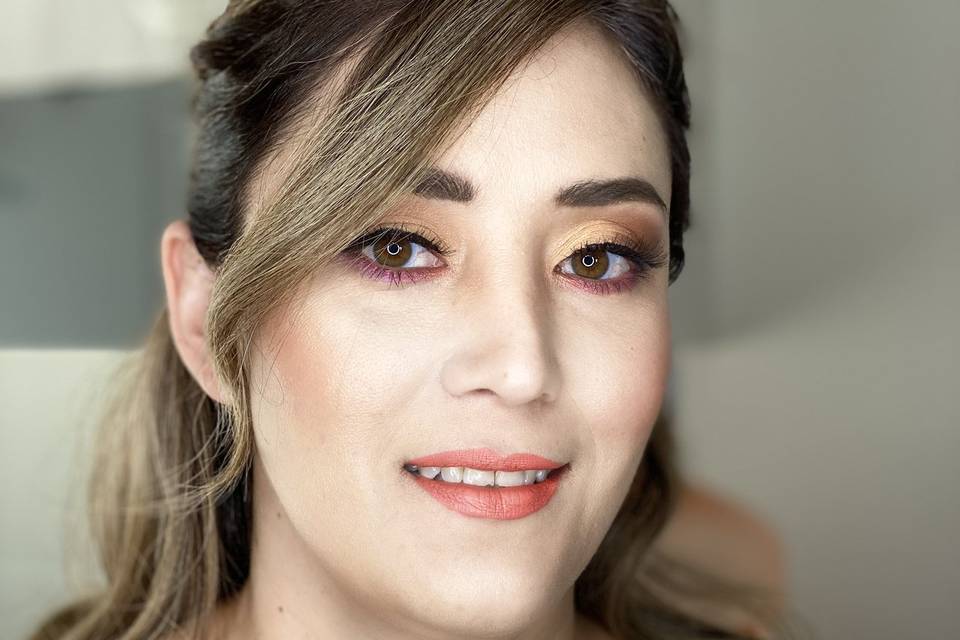 Ayra Makeup