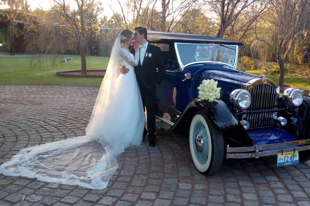 Las mejores empresas de renta de autos para boda y limusinas