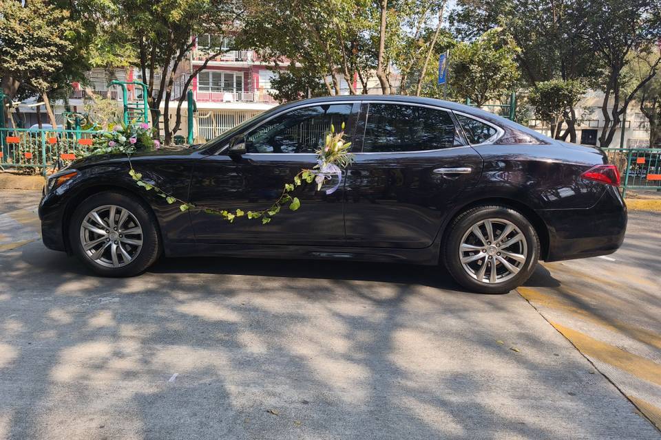 Infiniti Q70 - Lujo Japonés