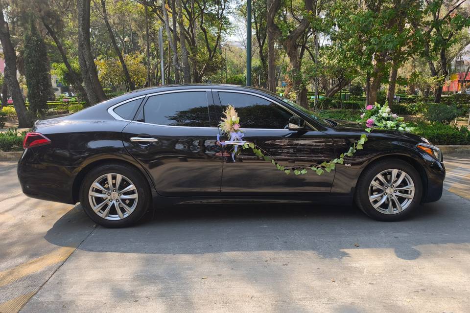 Infiniti Q70 - Lujo Japonés