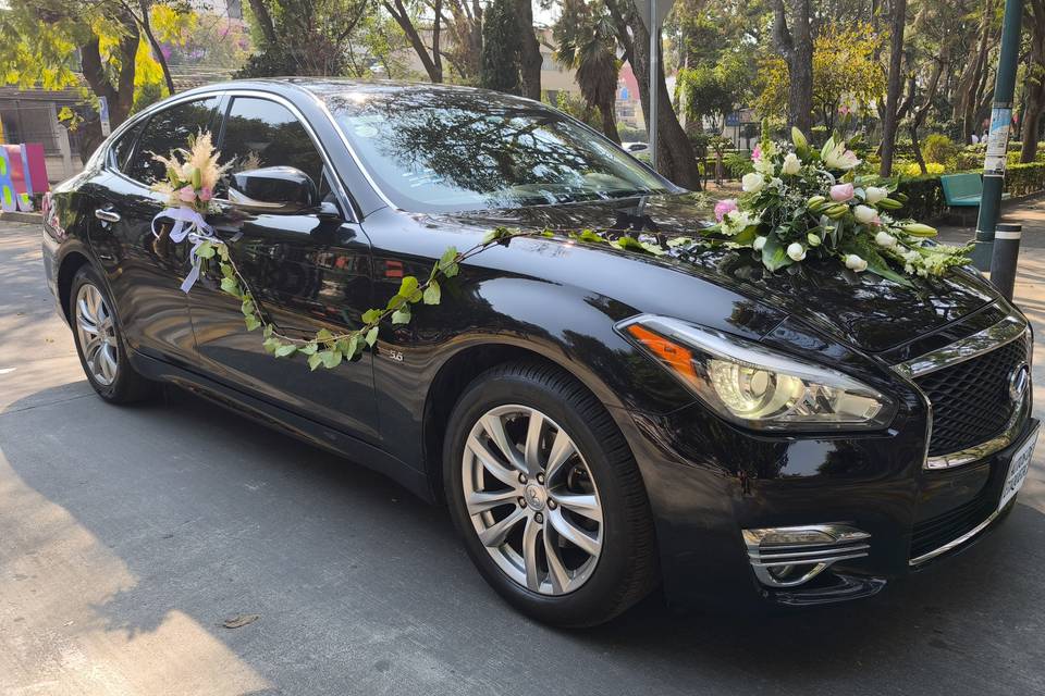 Infiniti Q70 - Lujo Japonés