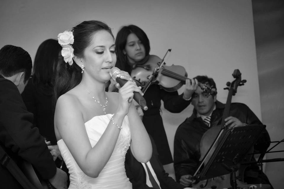 Interpretando con la novia