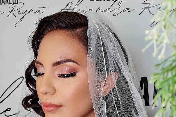 Maquillaje y tocado