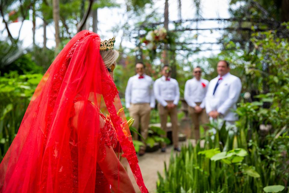 La novia en rojo