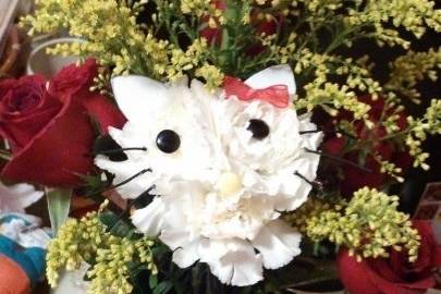 Arreglo floral de hello kitty