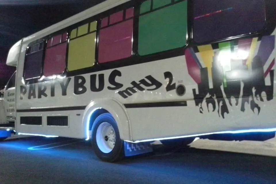 Partybus Mty Desde 2 200 3 Descuento 5 Fotos