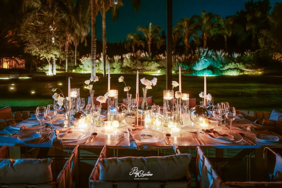 Mesa con velas