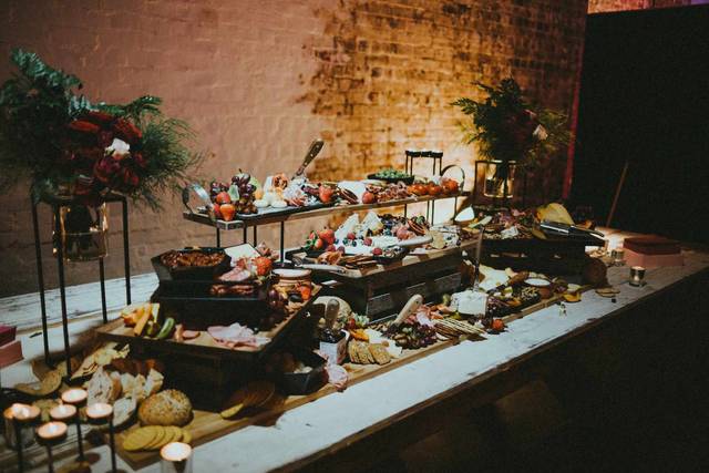 Mesa mediana con niveles