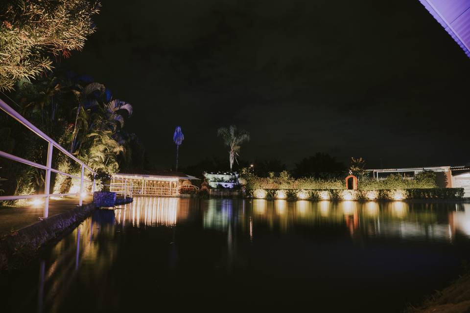 Lago de noche