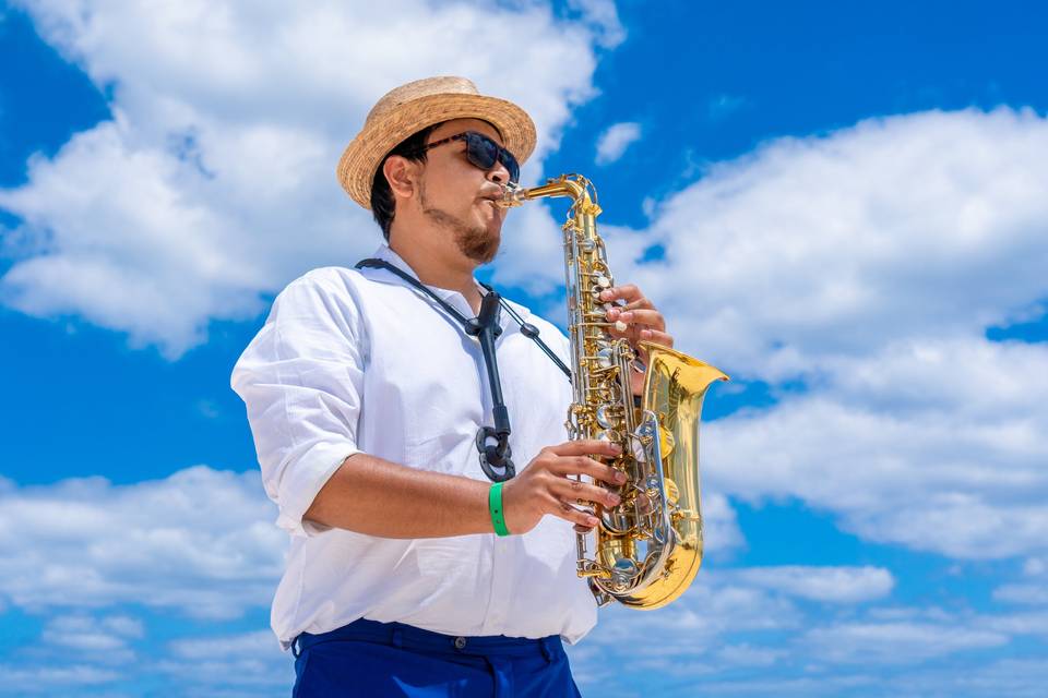 Alejandro Brunswick - Saxofonista