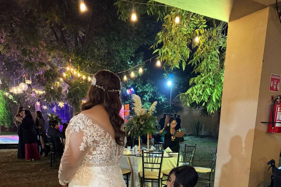 Bridal assistant