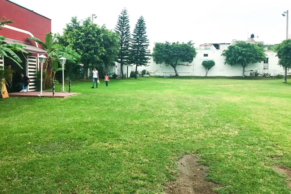 Amplios Estacionamientos
