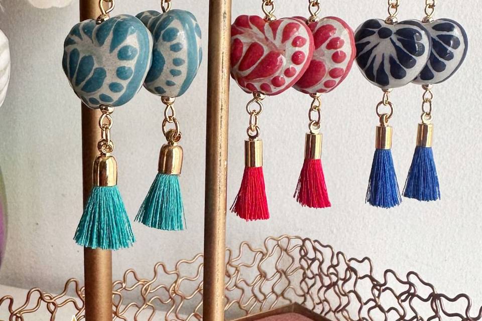 Aretes con corazón de talavera