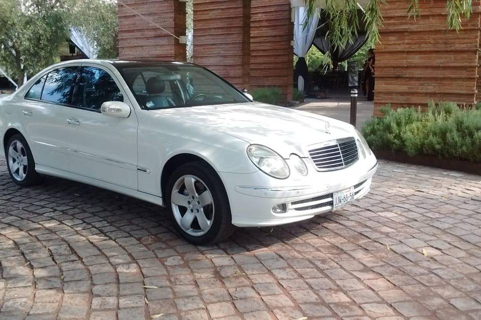 Mercedes Benz E-500