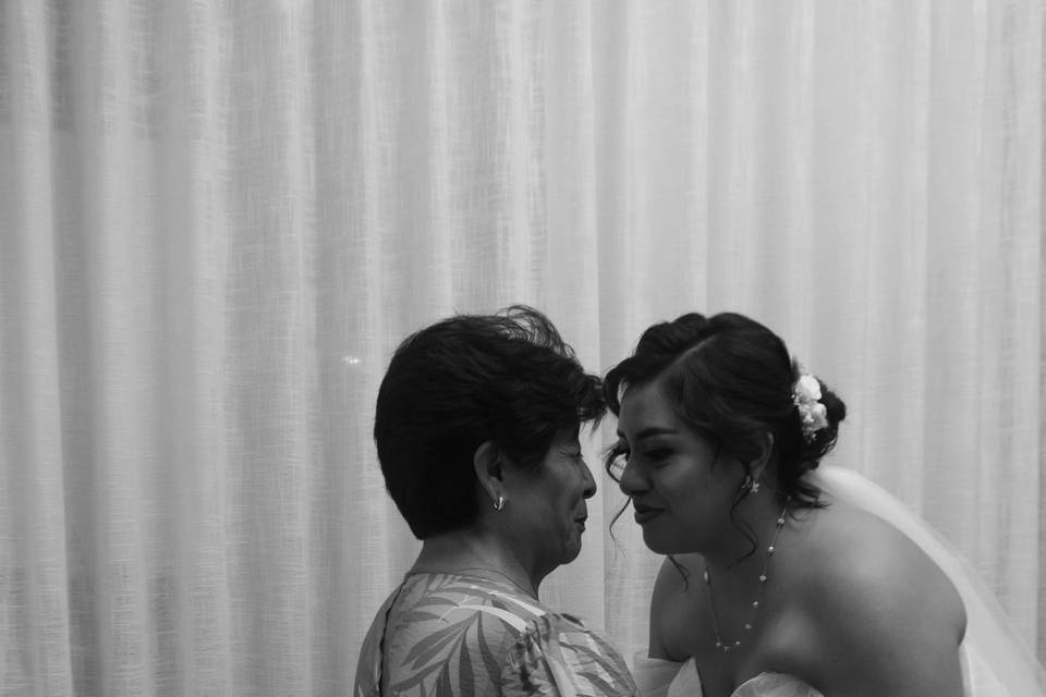 Mama y novia