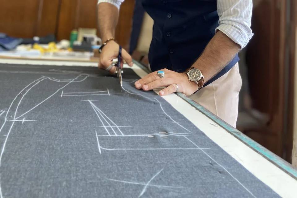 Corte de traje en el atelier