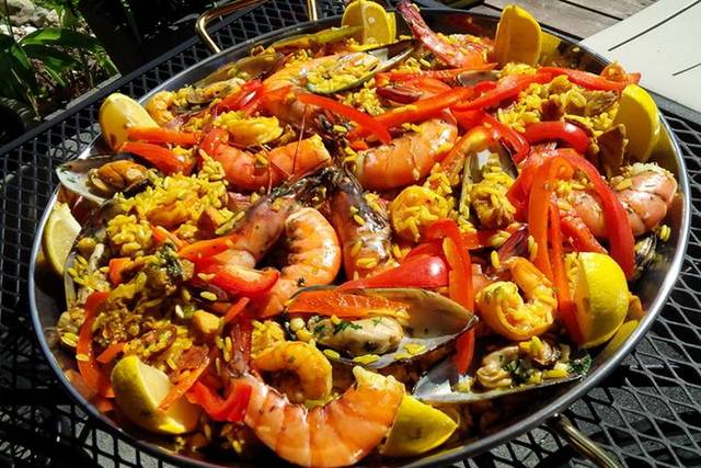 Pella para 15 personas