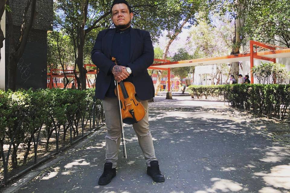 Genghis Díaz Violinista