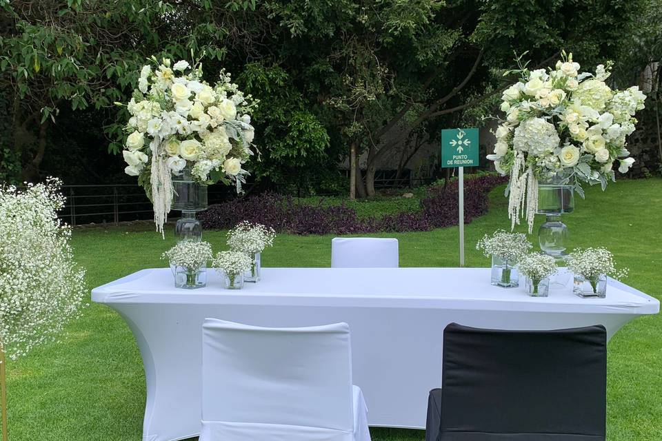 Mesa de juez para boda civil