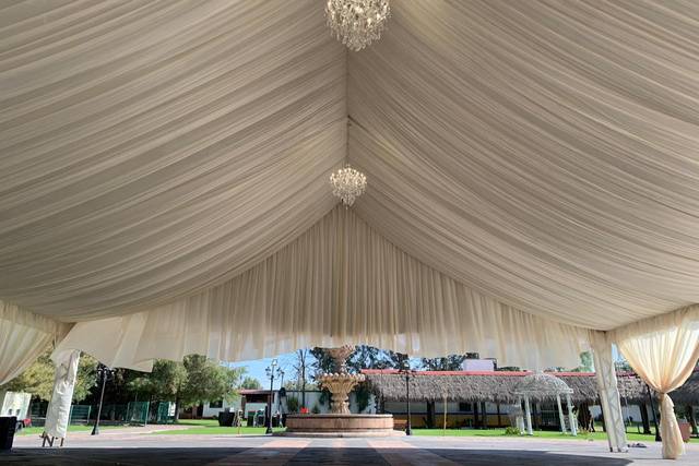 Carpa de lujo con candiles