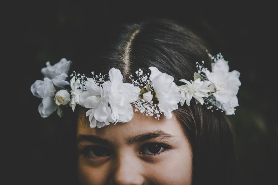 Corona de flores blanca