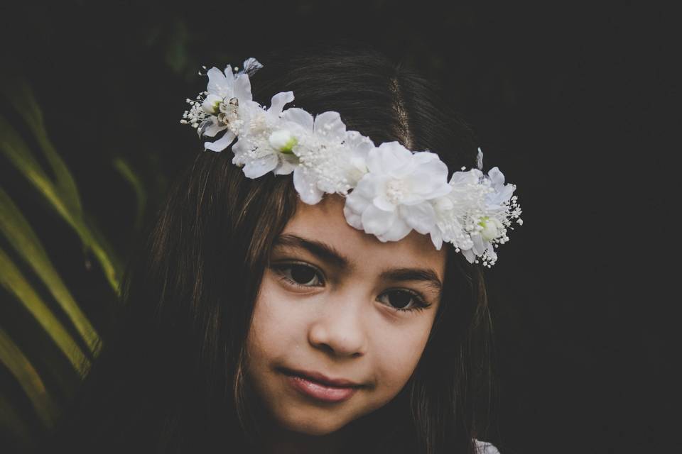 Corona de flores blanca