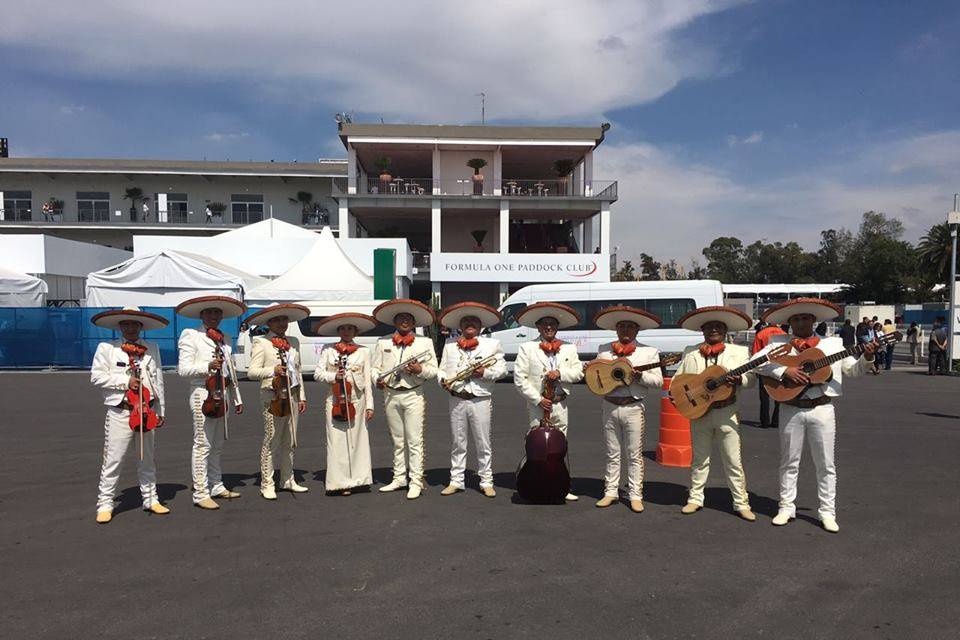 Mariachi Noche de Julio