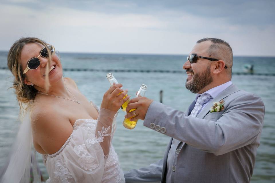 En el mar...la boda es masss
