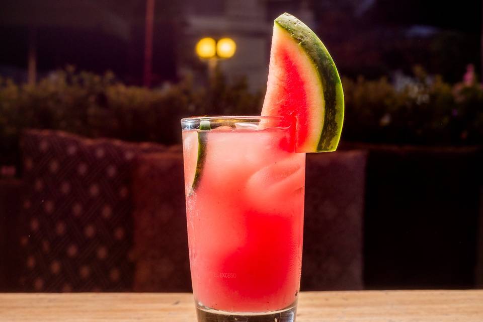 Agua de sandia con alagbahacaa