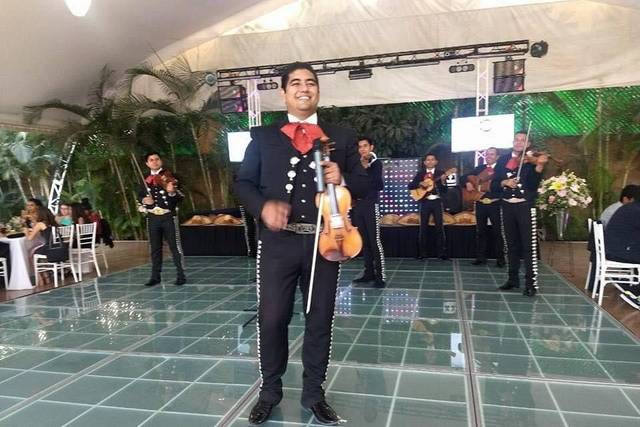 Traje negro
