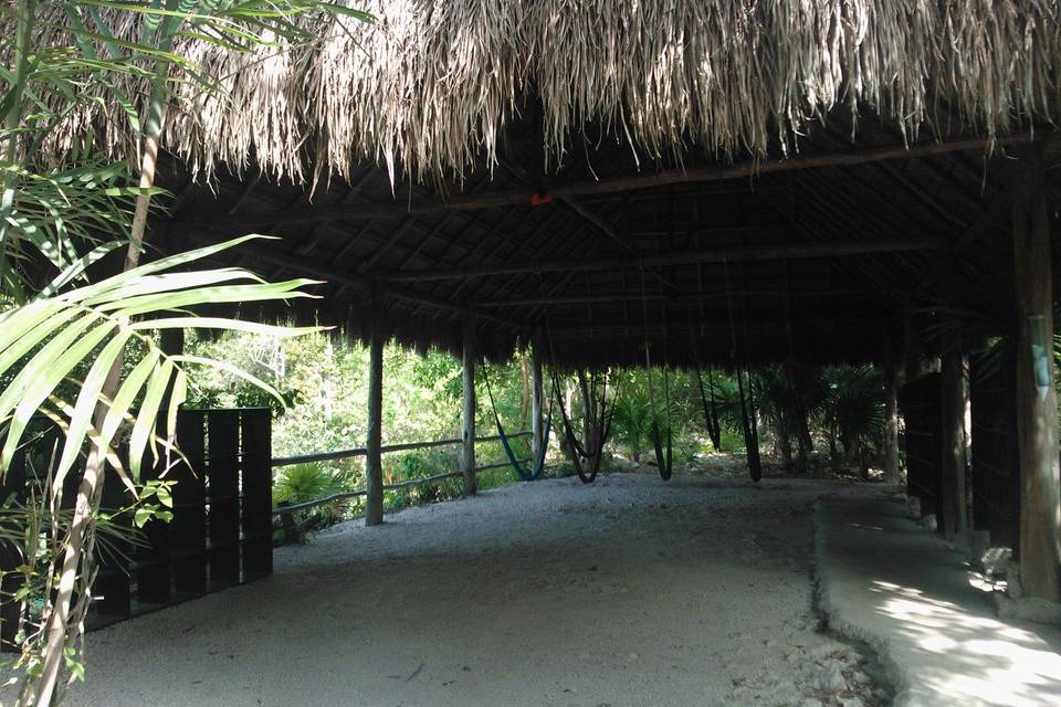 Entrada de palapa cenote