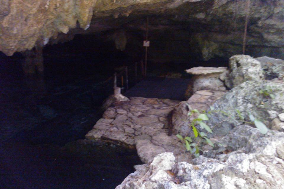 Plataforma cenote caverna