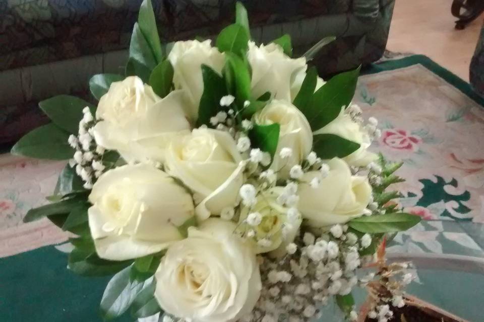 Ramo de rosas blancas