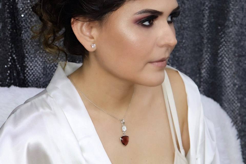 Maquillaje y peinado de novia