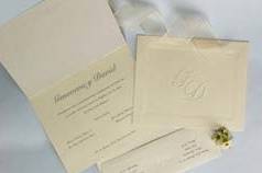 Inivtación sobre con marco y relieve