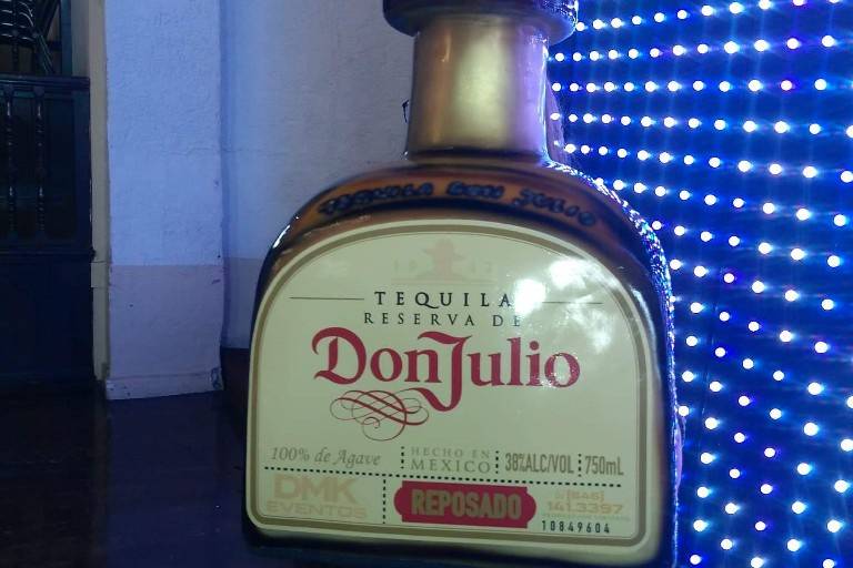 Botella gigante d shots don ju