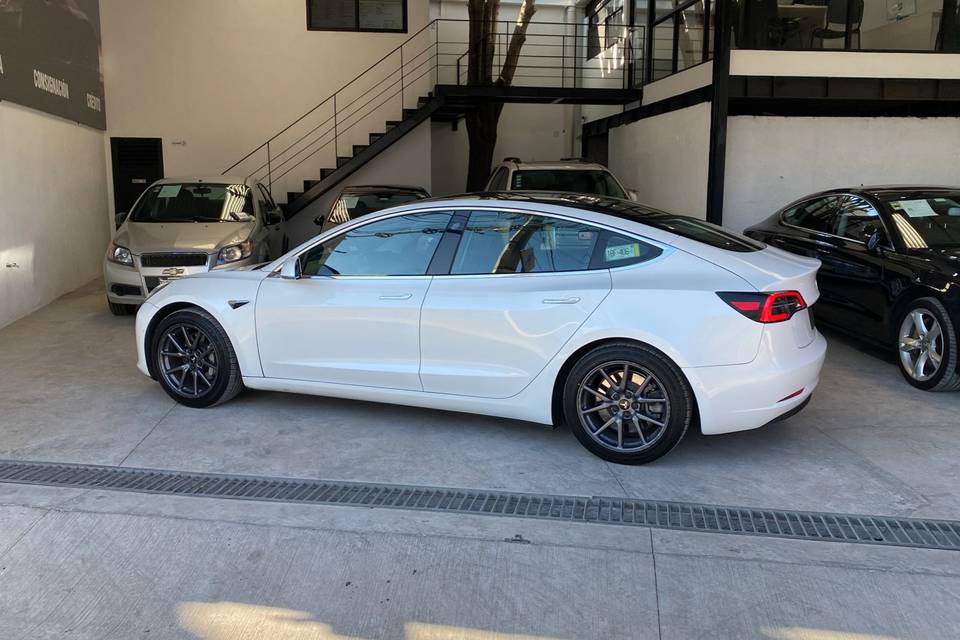 Tesla model 3