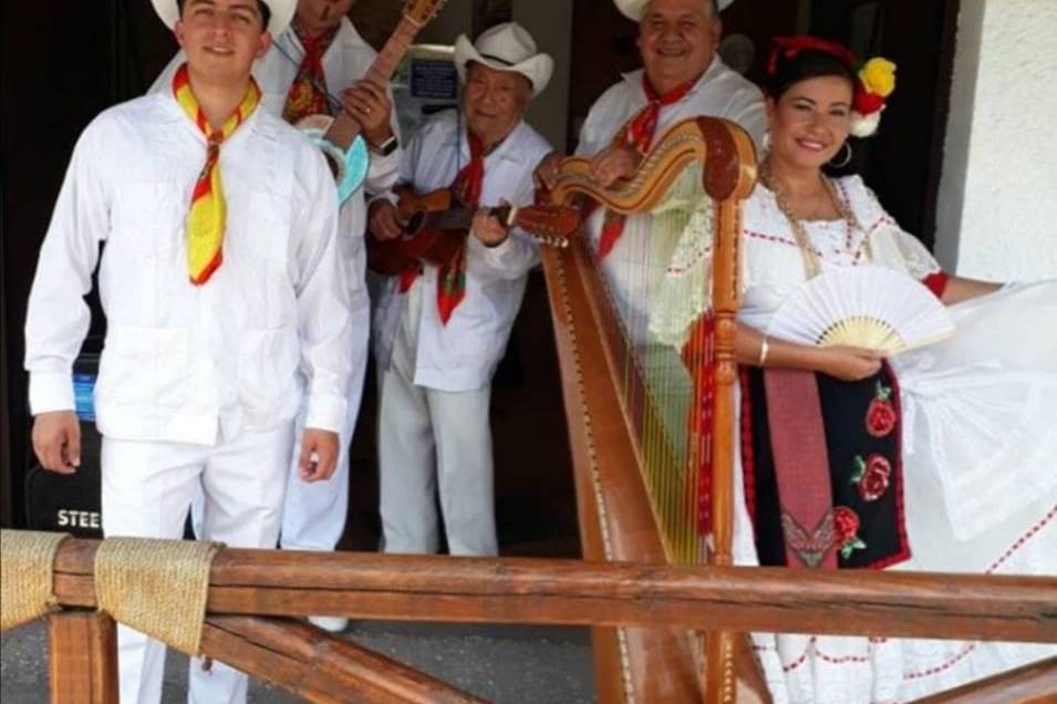 Grupo jarocho y ballet