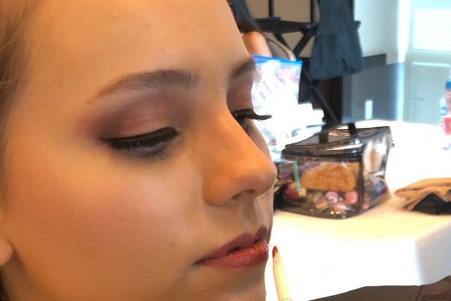 Maquillando los labios