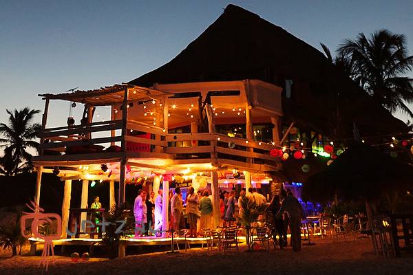 Playa Azul Bar