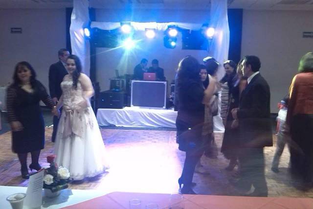 DJ  en acción