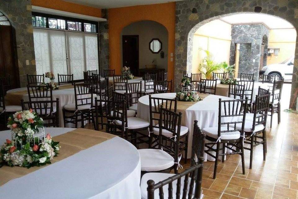 Discrecion y Elegancia mesas