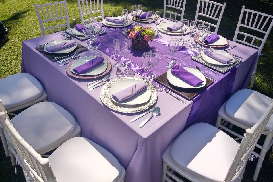 Mesa Cuadrada con silla Tiffan