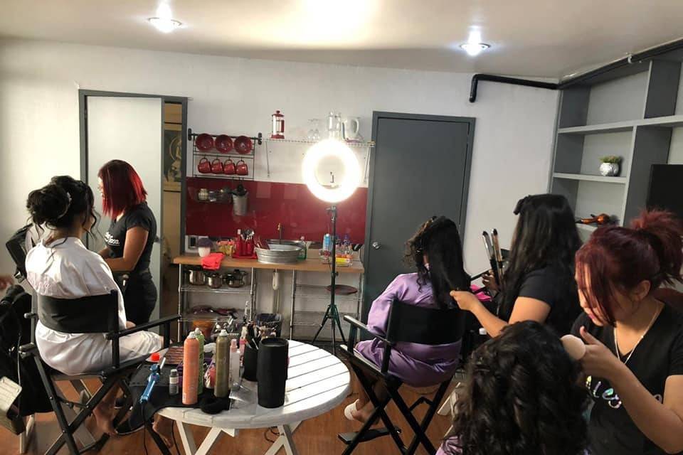 Izcalli Makeup Room