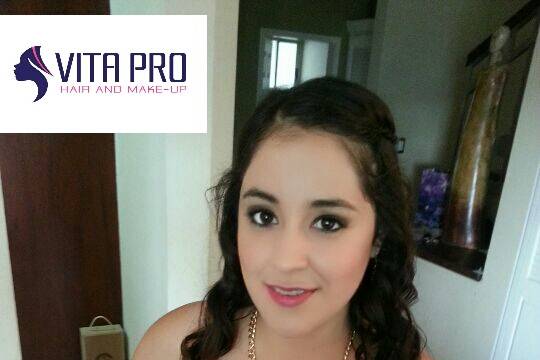 Victoria de la Rosa Make-Up