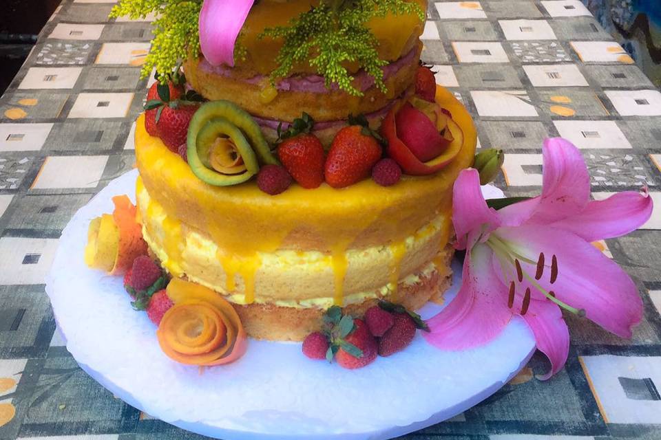 Tropical naked cake