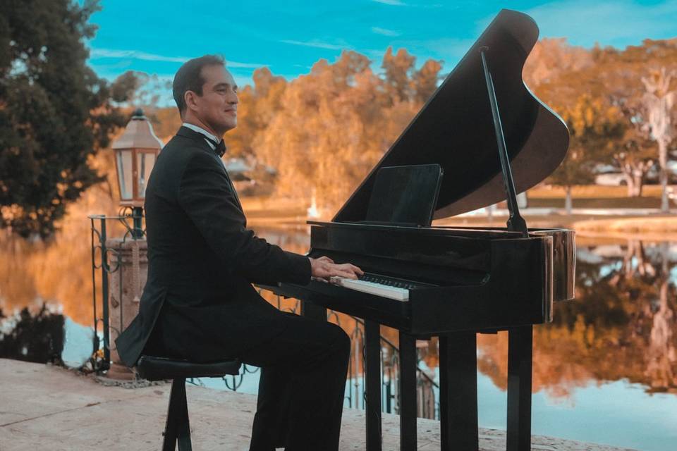 Atardecer con piano