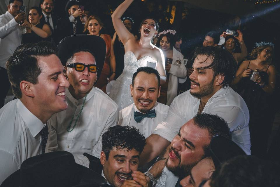 Cobertura completa de fiestas