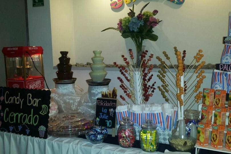 Candy bar con fuentes de chocolate